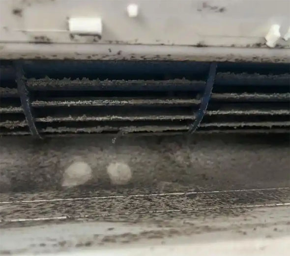 南宁空调吹的风有股烧焦味是怎么回事